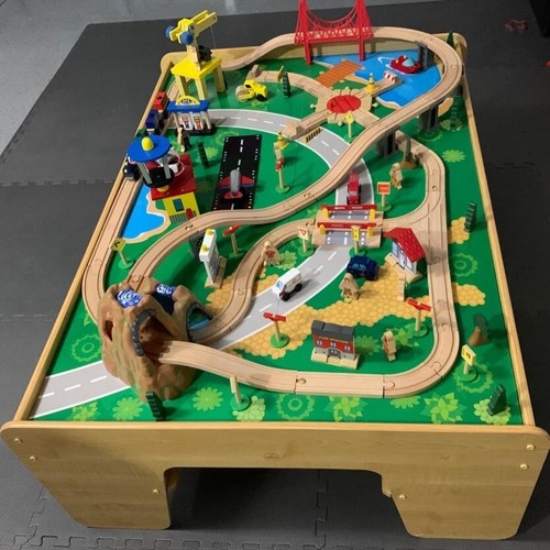 Kid wood play - play, train