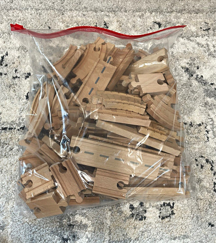 Wooden train track - pieces, lot