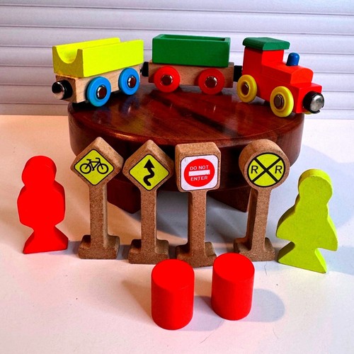Wooden magnetic train set - wooden,